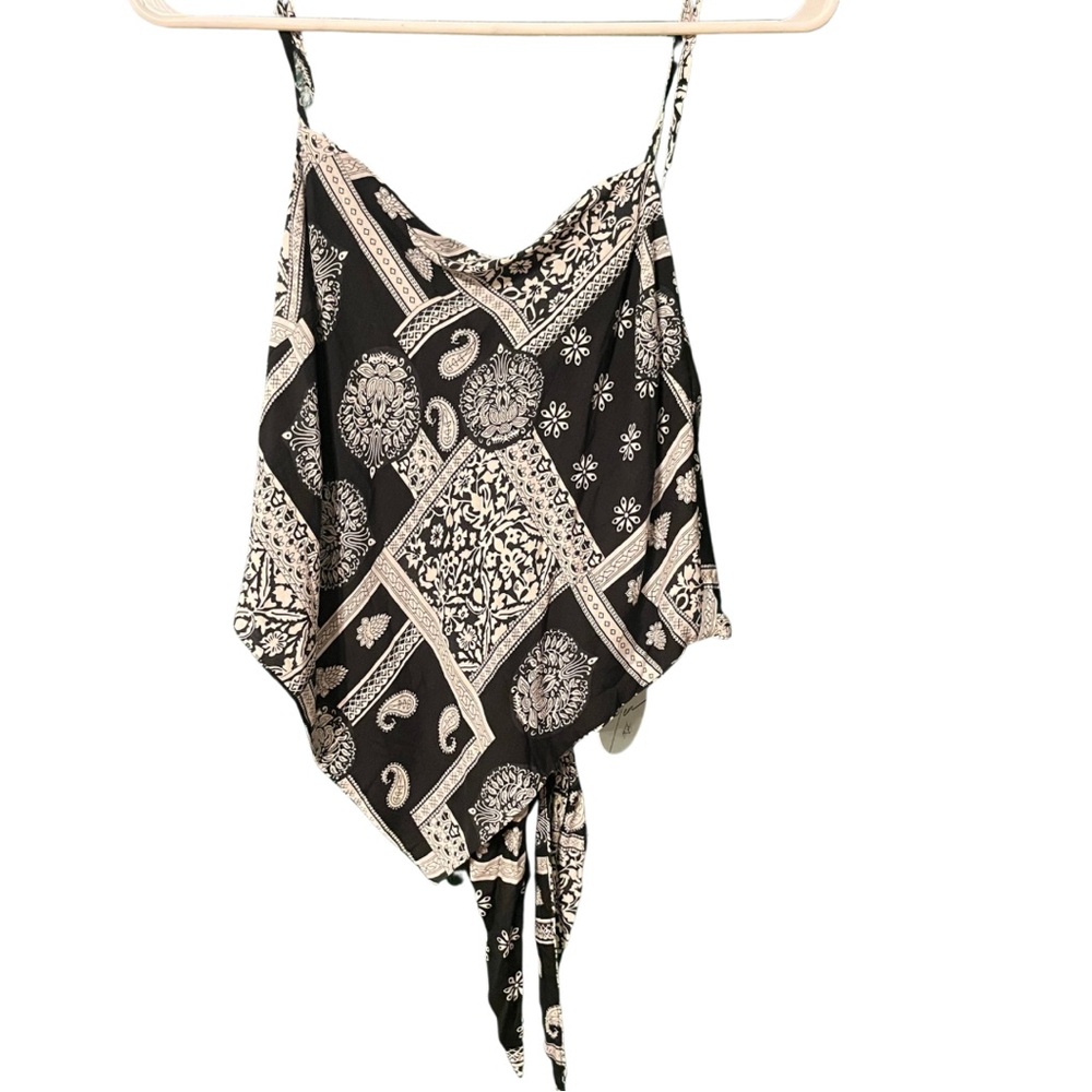 Bandanna top by Cloud 10! ✨